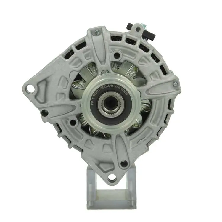 Neu  Lichtmaschine passend für Mercedes  CLA180  0125711043+PRO 175 A